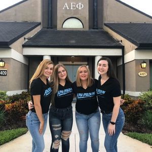 Meet your Posher, Julia